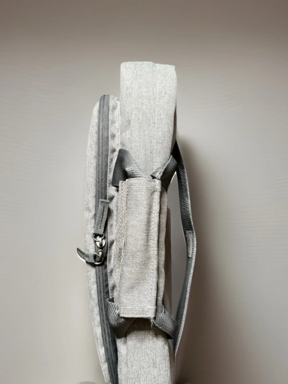 Solo New York Messenger Shoulder Bag / Briefcase Gray Laptop Travel Work Bag EUC